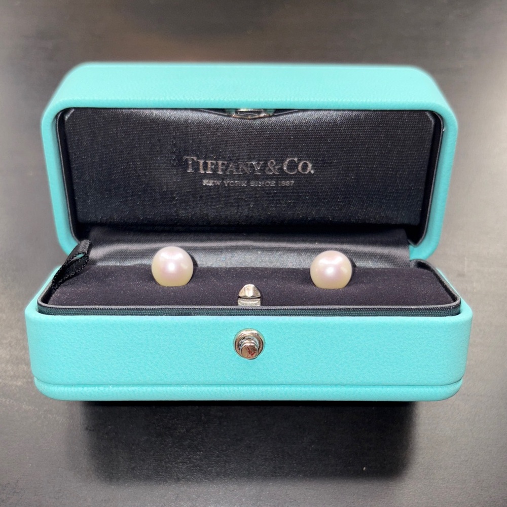 Tiffany & Co. Pearl Earrings in Soft White